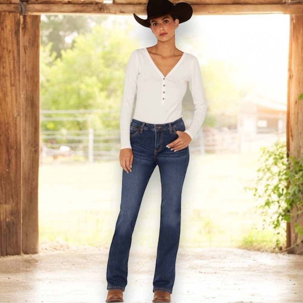 Aura Bootcut Short Rise Riding Jean‎